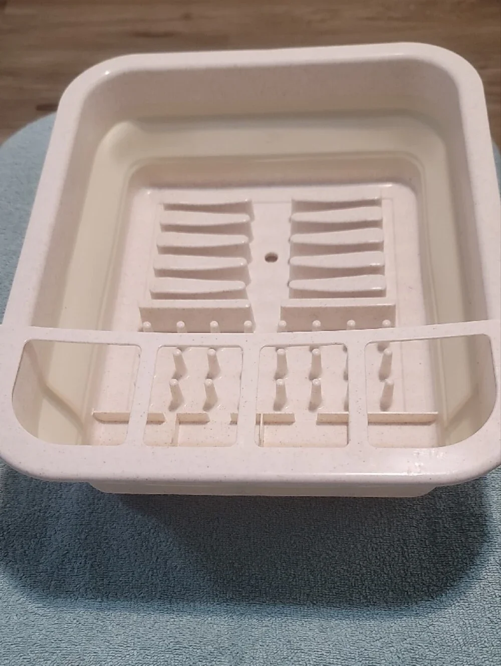 Plastic Dish Drying Rack Tray in Cream.  Used Only Once